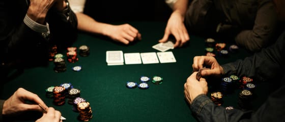 Pokerbordposisjoner forklart