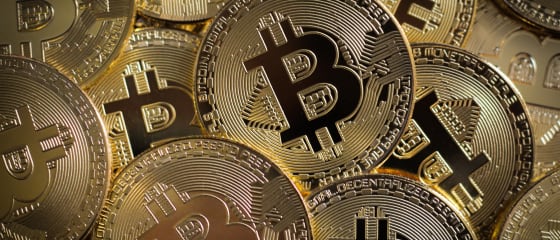Bitcoin vs. tradisjonelle betalingsmetoder for nettkasinoer: Fordeler og ulemper